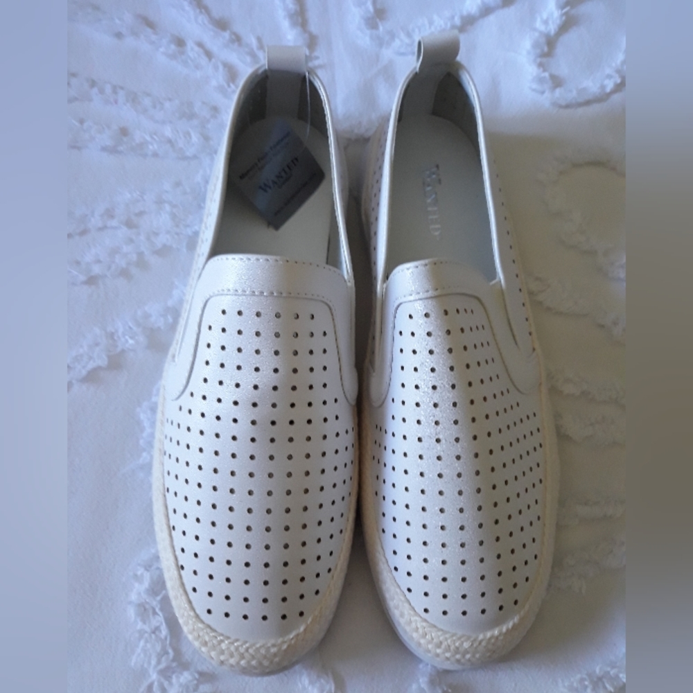 Wanted (Modcloth) Brand Slip On Shoes, 8.5 white